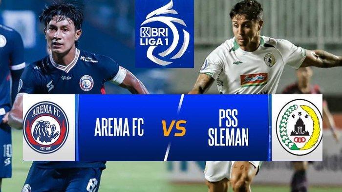 John Alfarizi (kiri) dan pemain PSS Sleman (kanan) preview Arema FC Vs PSS Sleman