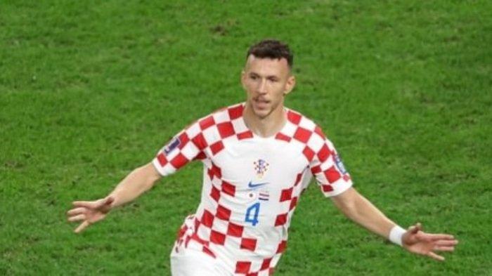 Selebrasi pemain Kroasia, Ivan Perisic, usai menjebol gawang Jepang, pada laga babak 16 besar Piala Dunia 2022 Qatar.