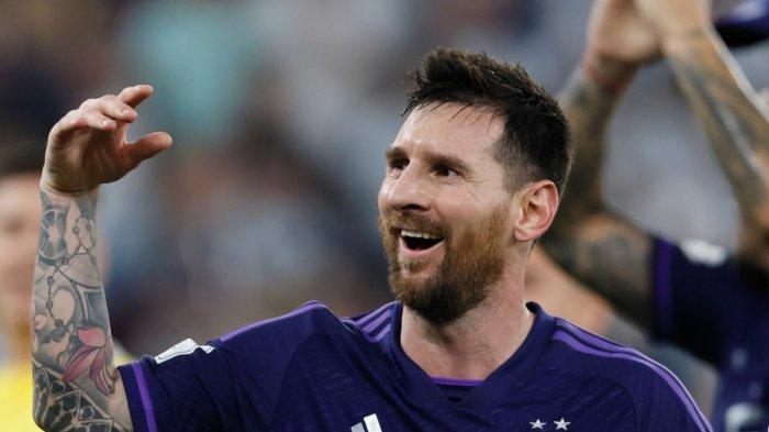 Lionel Messi saat membela Argentina melawan Polandia pada laga Grup C Piala Dunia 2022 di Stadion 974, Rabu (30/11/2022) dini hari. Argentina menang 2-0.