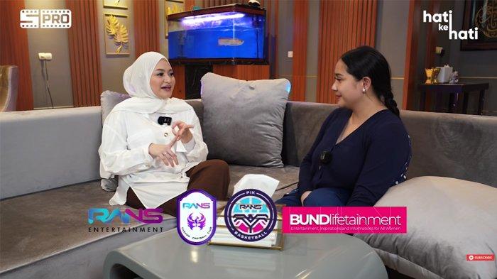 Nagita Slavina saat ngobrol dengan Nathalie Holscher bicara tentang bisnis