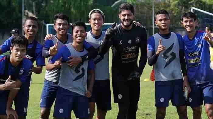 Para pemain Arema FC, ada yang sudah teken kontrak baru dan ada yang belum