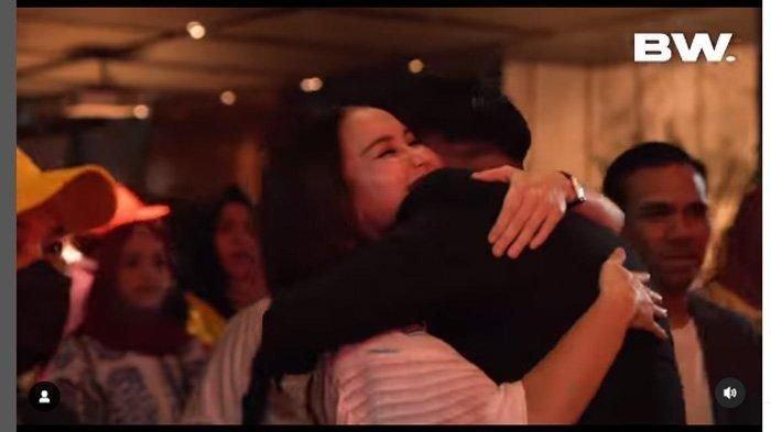 Video Ayu Ting Ting dan Boy William berpelukan usai 4 tahun tak saling bicara