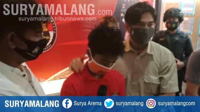 Aw, satu dari empat tersangka pemerkosaan bergilir kepada gadis Sampang, Madura.
