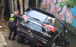 Pajero Nyungsep di Kota Batu, Macet Sampai 2 KM