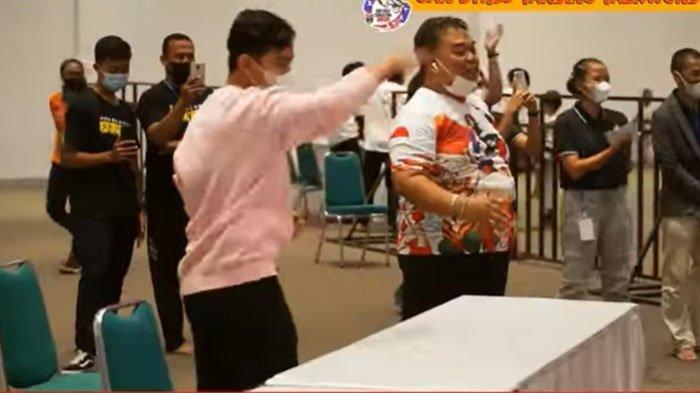Gibran Rakabuming antusias memberi semangat pada Jan Ethes