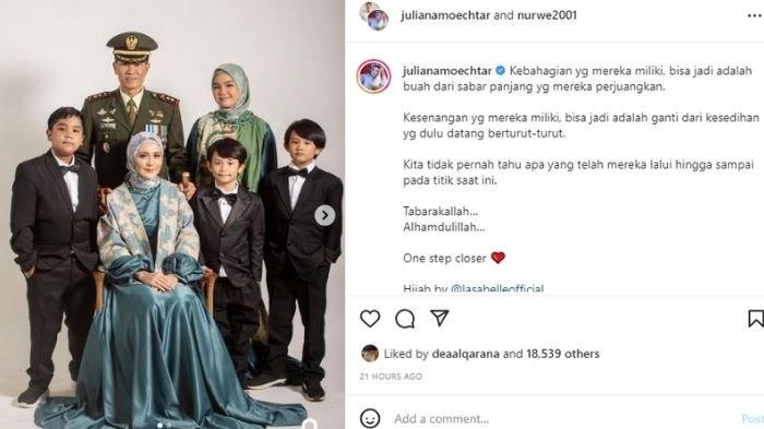 Juliana Moecthar bersama calon suami dan anak-anaknya