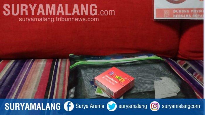 Kondom di tempat hiburan malam Royal KTV Surabaya, Selasa (22/9/2020) malam.