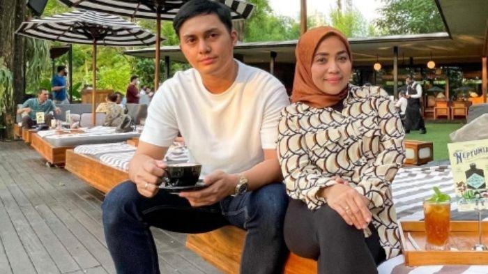 Pasangan Muzdalifah dan Fadel Islami yang sering jadi sorotan