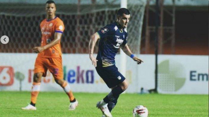 Penampilan Farshad Noor dalam laga lanjutan Piala Menpora 2021 menghadapi Persiraja Banda Aceh