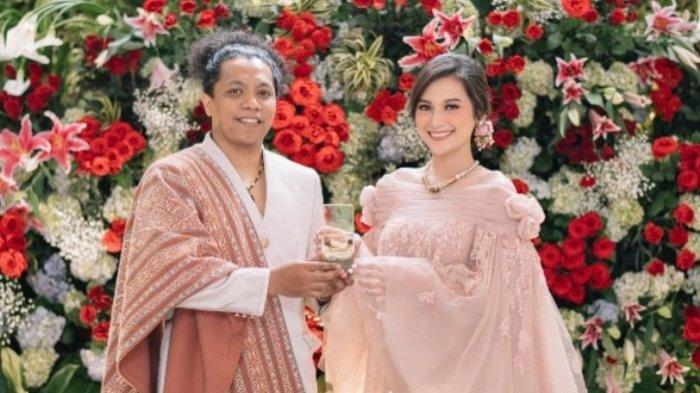 Pernikahan Arie Kriting dan Indah Permatasari.