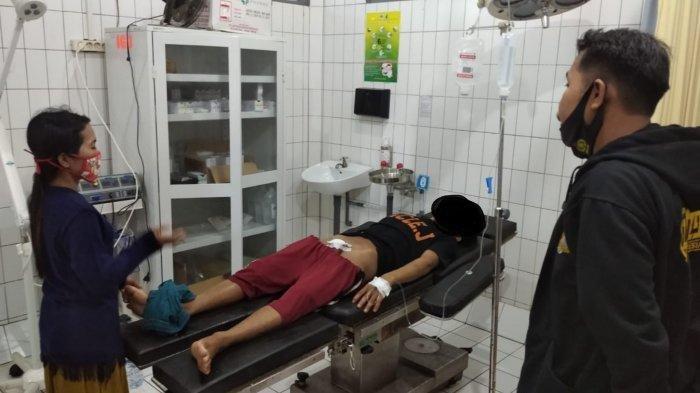Pria potong alat kelamin sendiri, KR (29), terkulai di RSUD Abdul Aziz Marabahan