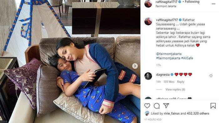 Rafathar dipeluk manja oleh Nagita Slavina