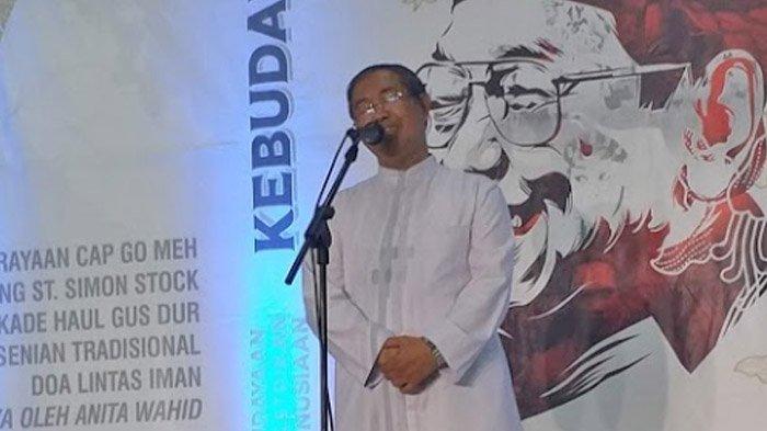 Romo Bernard Teguh Kusdarmanto OCarm dari Gereja Katolik Paroki Gembala Baik Batu.