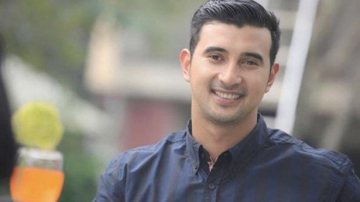 Sosok Ali Syakieb Siap Jadi Saingan Aldebaran Dapatkan Cinta Andin, Perankan Dosen di Ikatan Cinta