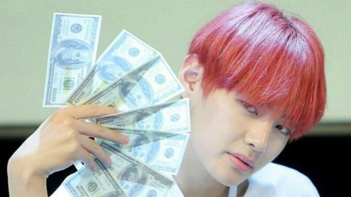 Dalam acara bincang-bincang khusus di KBS 'Let's BTS', para member BTS bercerita tentang beberapa hal manis yang mereka lakukan untuk orang tua mereka.