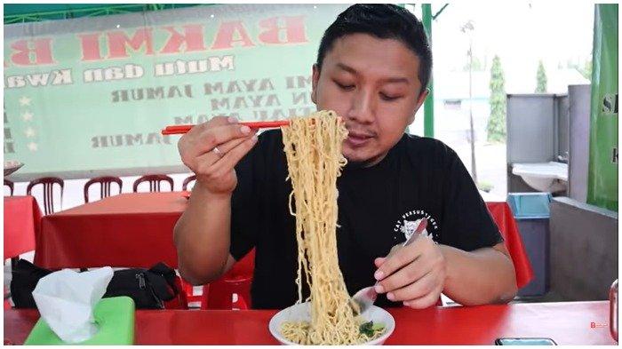 Boengkoes mencicipi kuliner Bakmi Bangka Asli 17