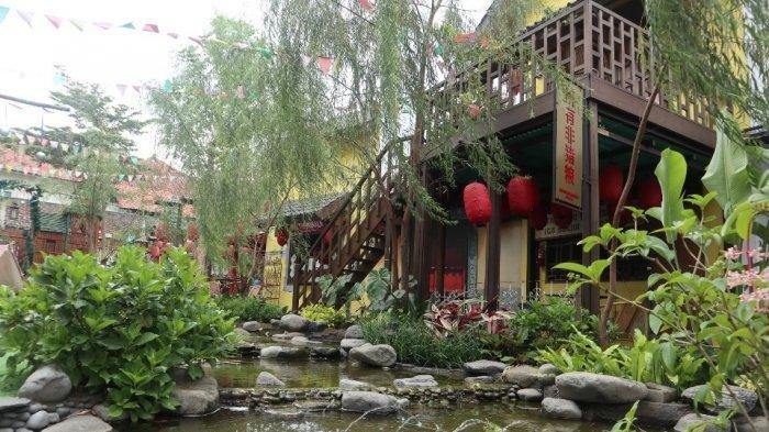 Suasana China Town, tempat wisata di Bandung seperti di luar negeri.