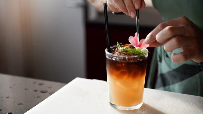 Ilustrasi minuman di bar hotel