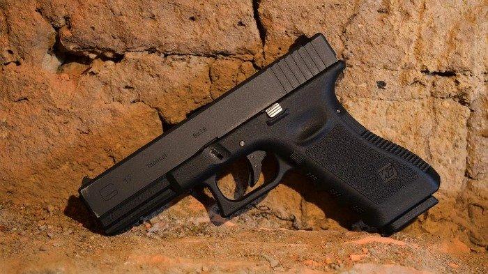 Ilustrasi pistol airsoft
