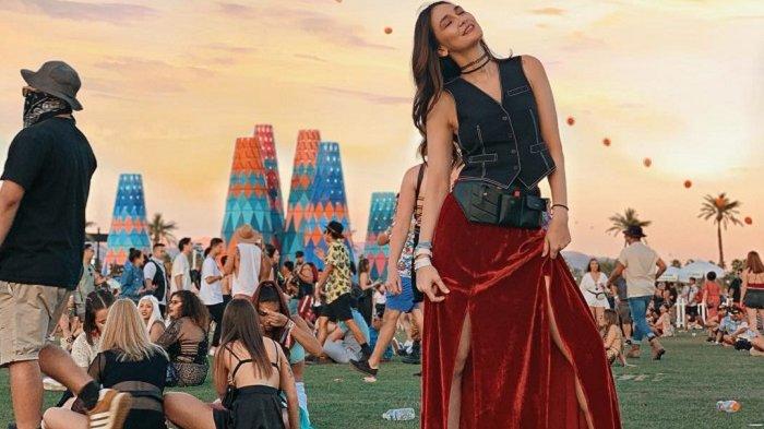 Luna Maya Hadiri Acara Coachella di California.