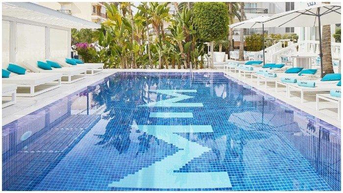 Fasilitas kolam renang MiM Hotel