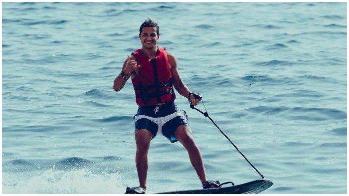 Mitch Evans liburan ke Manaco