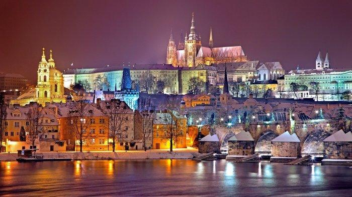 Pemandangan Praha, Republik Ceko, malam hari