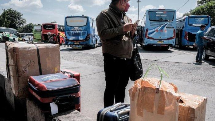 Pelaku mudik hendak pulang ke kampung halaman.