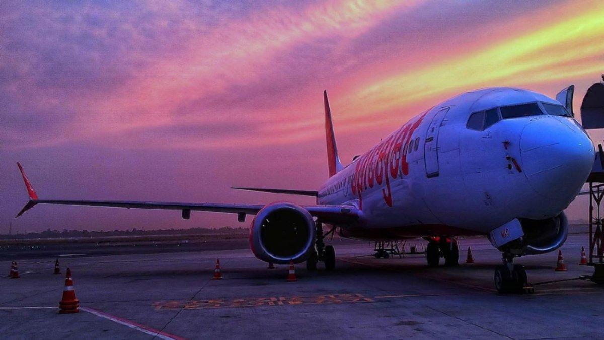 Pesawat SpiceJet yang berbasis di India. Seorang penumpang pria belum lama ini melecehkan pramugari SpiceJet dan diturunkan dari pesawat, Senin (23/1/2023) sebelum akhirnya ditangkap polisi.