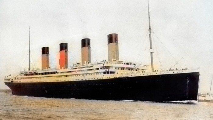 RMS Titanic, bersiap untuk berangkat dari Pelabuhan Southampton, pergi ke Normandy dan menjemput penumpang, lalu memulai pelayaran perdananya ke New York.