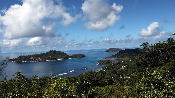 Seychelles , sebuah negara kepulauan di Afrika Timur.