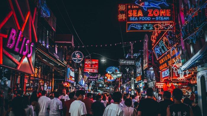 Suasana malam di Pattaya City, Thailand