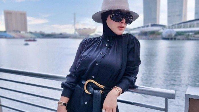 Potret cantik Syahrini di Singapura.