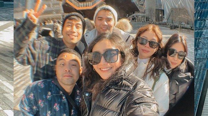 Vidi Aldiano liburan di AS bersama sahabat.