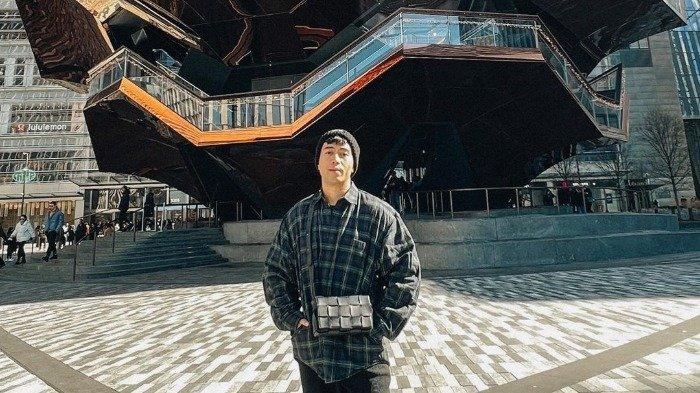 Vidi Aldiano di liburan di Amerika Serikat bersama sahabat.