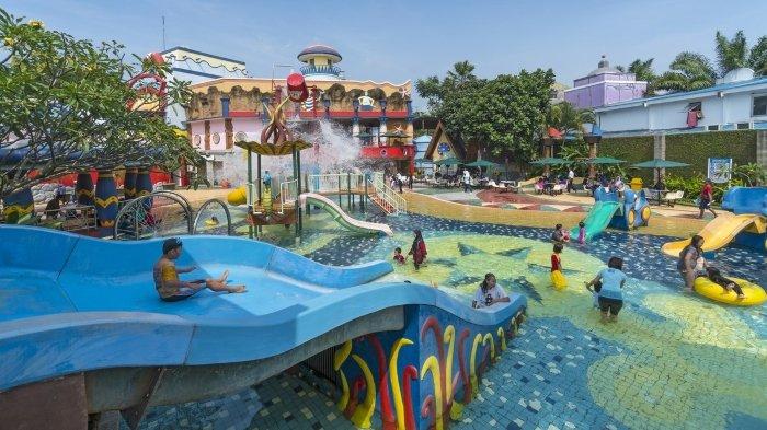 Wahana seluncuran di Citra Raya Water World, tempat wisata air di Tangerang, Banten.