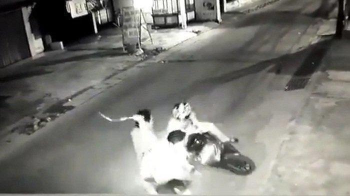 ASYIK Pacaran sambil Naik Motor, Sejoli Malah Kejar-kejaran dengan Begal, Pelaku Nyaris Diamuk Massa (foto ilustrasi)
