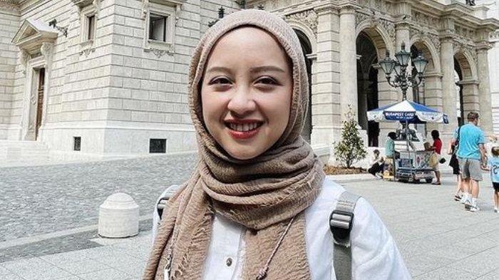 Potret Gita Savitri Devi