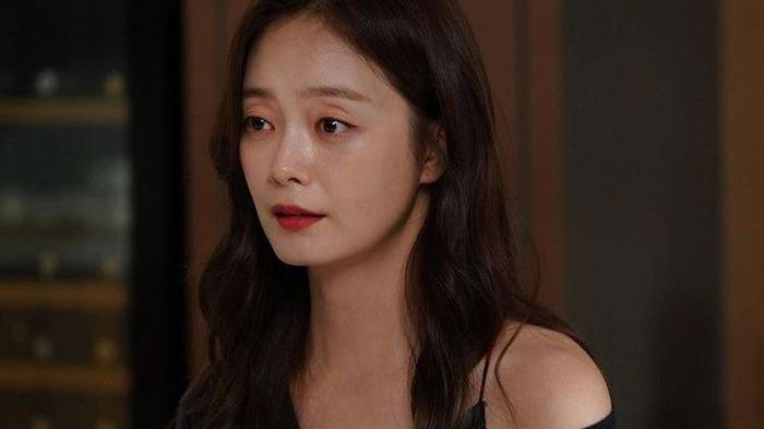 Sinopsis drakor Show Window: The Queen's House yang diperankan oleh Jeon So Min dan Chan Sung 2PM.