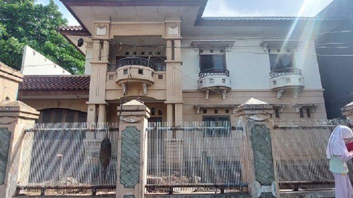 Situasi rumah mewah tempat tinggal Tiko dan Ibunya, Eny di Komplek PLN, Cakung, Jakarta Timur, Jumat (6/1/2023)