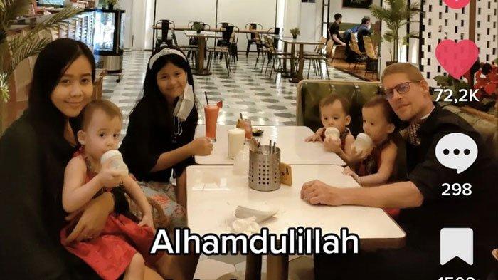 Wanita nikahi bule Amerika, dikaruniai 3 anak kembar