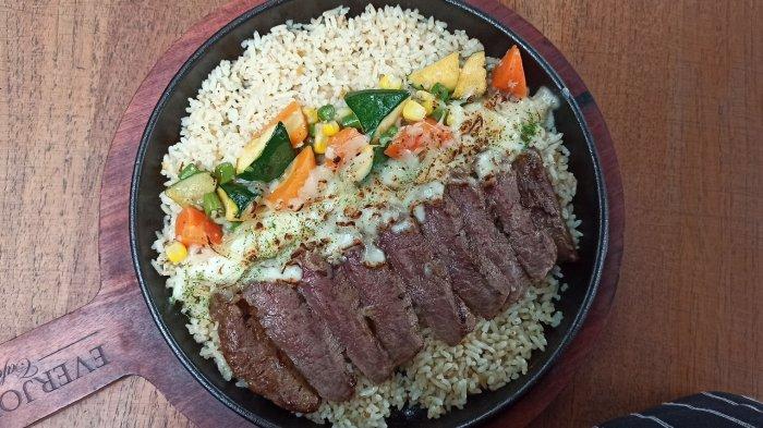 Australian baked beef rice di Everjoy Cafe, Jalan Bahureksa 3, Bandung