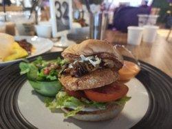 Fysh burger Checo Eat & Chill Gandasari