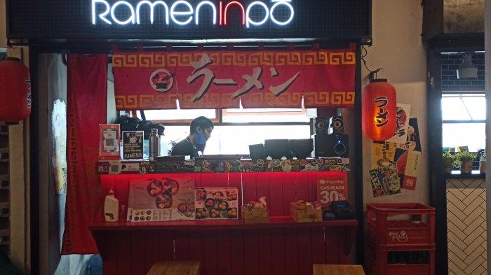 Kedai Rameninpo di kawasan The Hallway Space, Pasar Kosambi, Bandung