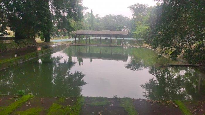 Kolam renang Sang Raja di Kelurahan Cigasong, Kecamatan Cigasong, Kabupaten Majalengka