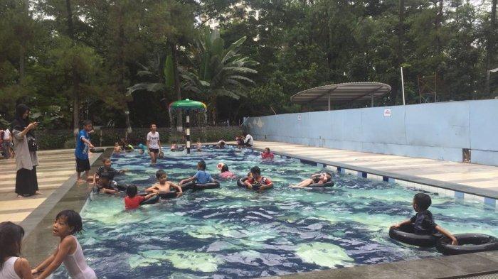 Kolam renang di Taman Lalu Lintas, Jalan Belitung No 1, Kota Bandung