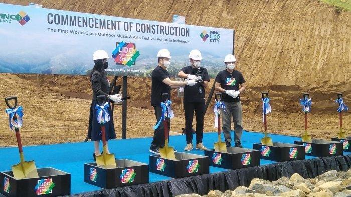 Menteri Pariwisata dan Ekonomi Kreatif Sandiaga Uno saat acara peletakan batu pertama pembangunan Lido Music & Arts Center, Bogor, Rabu (10/3/2021)