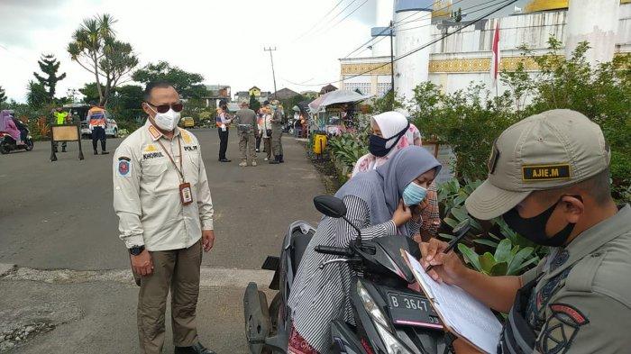 Operasi yustisi sebelum masuk kawasan wisata Kebun Raya Cibodas, Kamis (24/12/2020).
