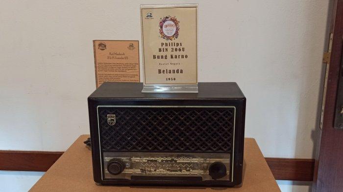 Radio Philips BIN 206 U Bung Karno yang berasal dari Belanda tahun 1950