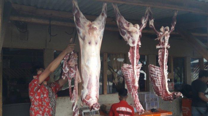 Sate Leces Gaul di Jalan Simpang-Parakan Muncang, Desa Raharja, Kecamatan Tanjungsari, Kabupaten Sumedang